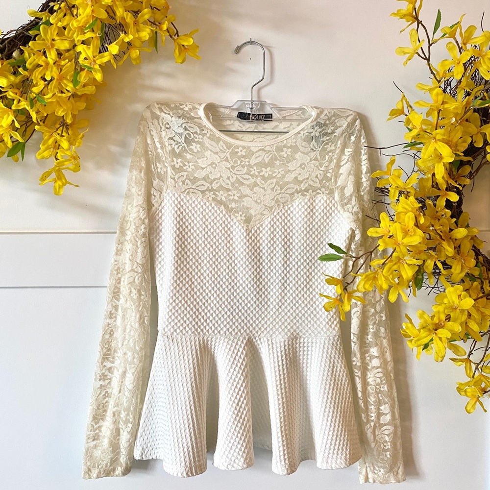 QUIZ Bodycon peplum top with sheer/lace details